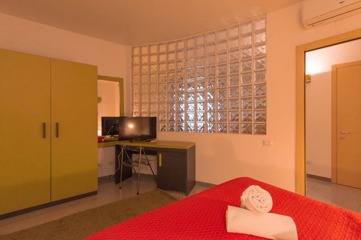 quadruple room | desk, iron/ironing board, free wifi, bed sheets