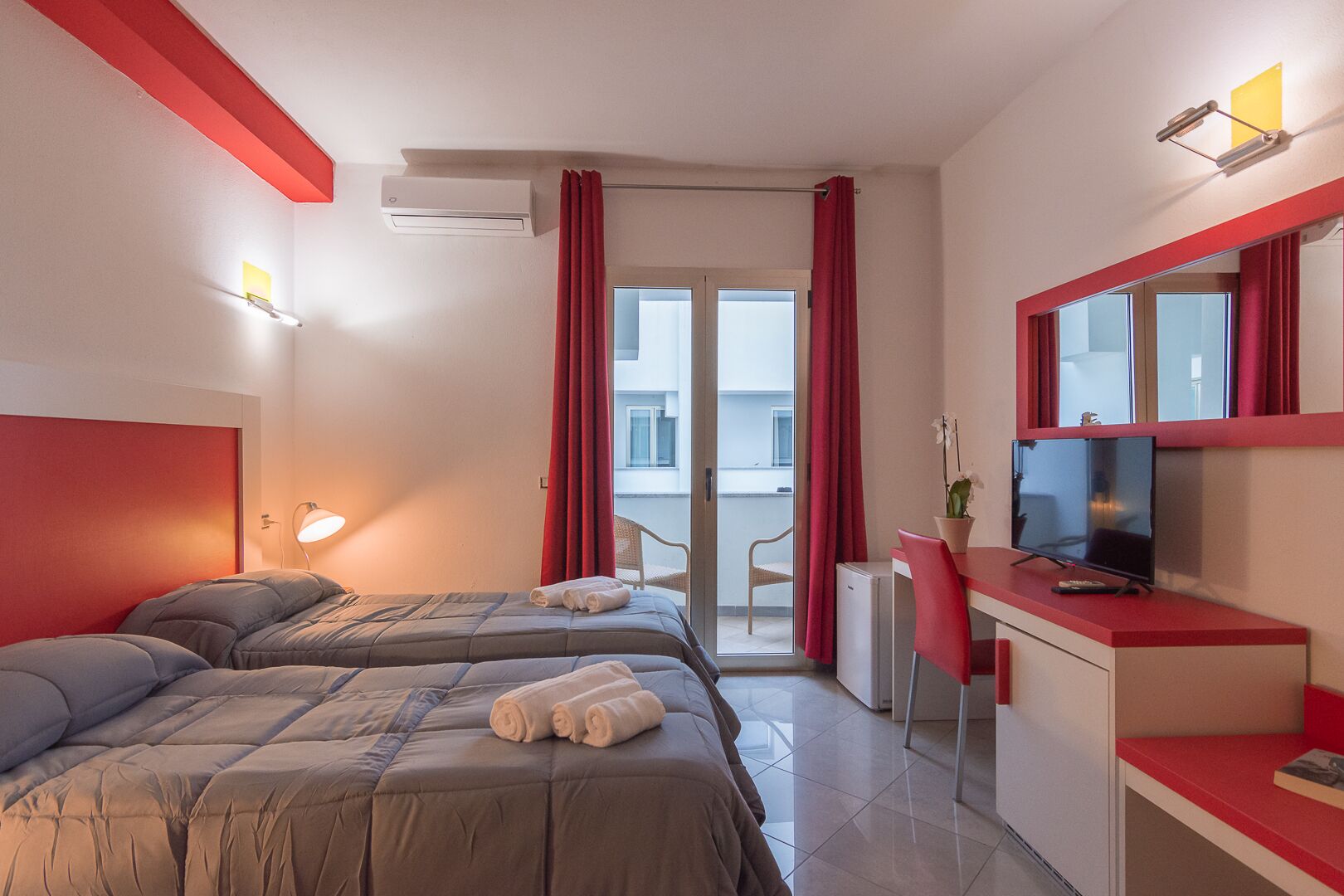 double room | desk, iron/ironing board, free wifi, bed sheets