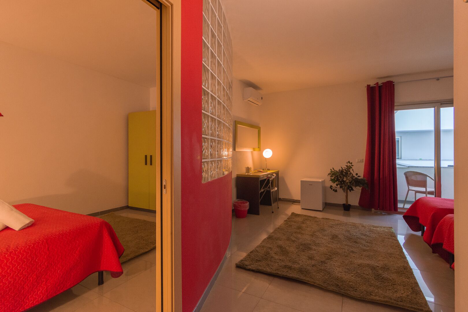 quadruple room | desk, iron/ironing board, free wifi, bed sheets