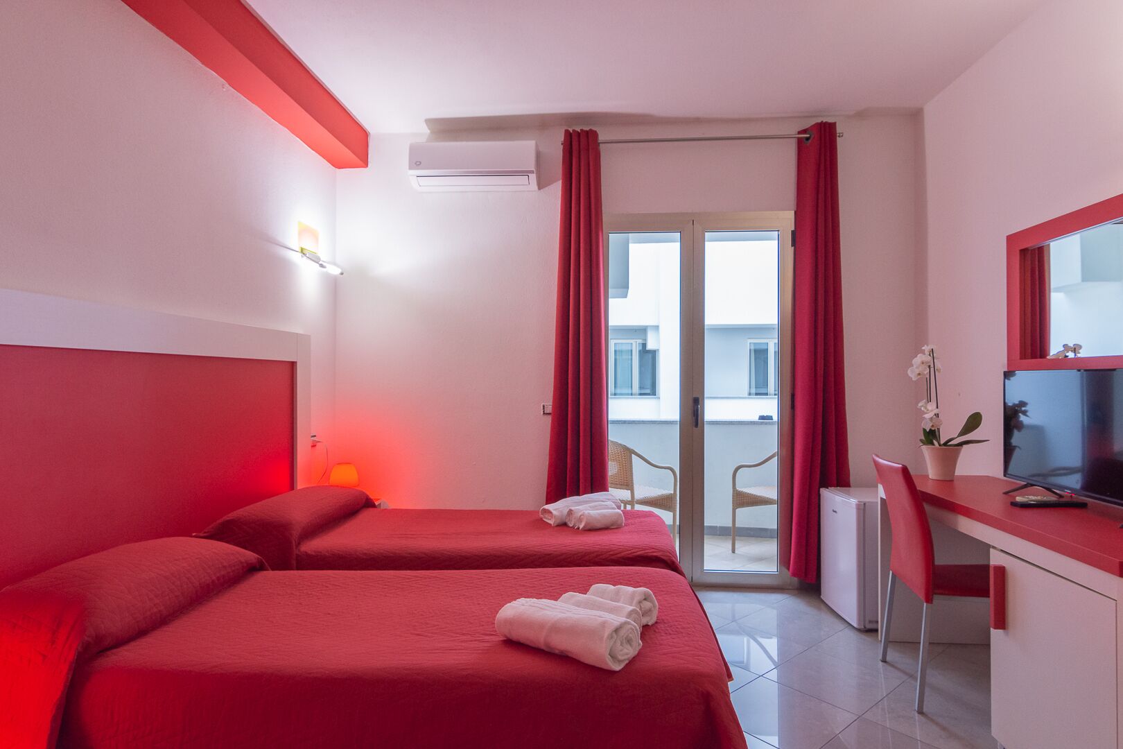 double room | desk, iron/ironing board, free wifi, bed sheets