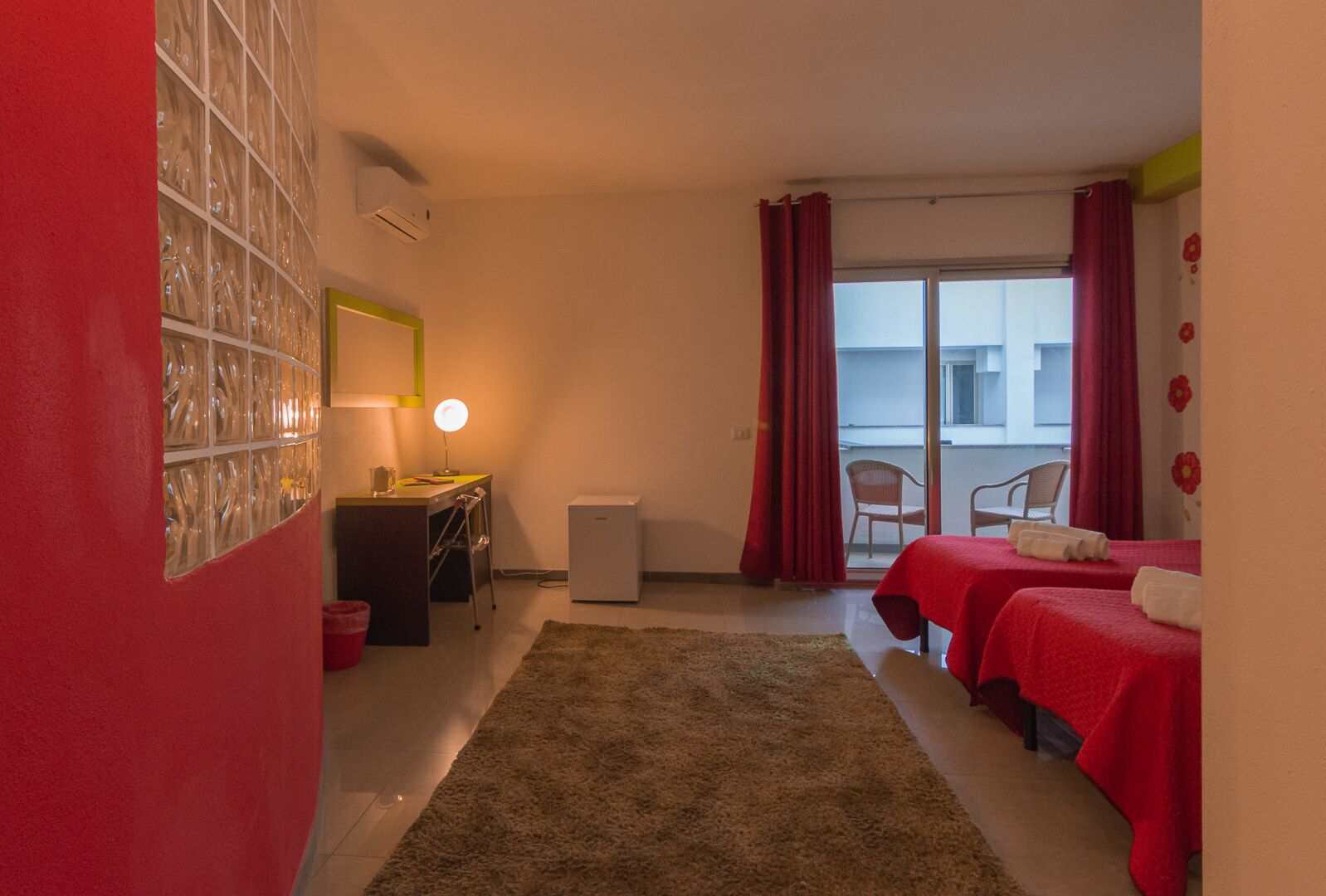 quadruple room | desk, iron/ironing board, free wifi, bed sheets