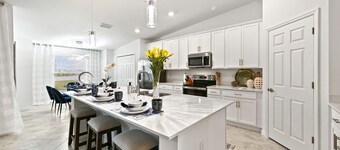 Babcock National Golf & Country Club- 5-star resort golf veranda + single garage