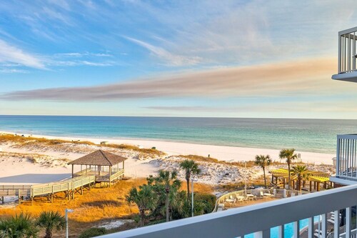 Pelican Beach 0514 2 Bedroom Condo by Pelican Beach Management