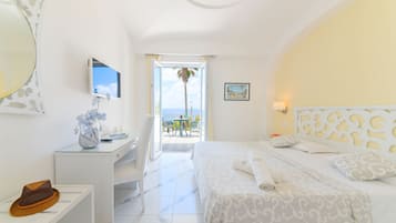 Dundyner, skrivebord, skrivebord for bærbar PC og strykejern/-brett