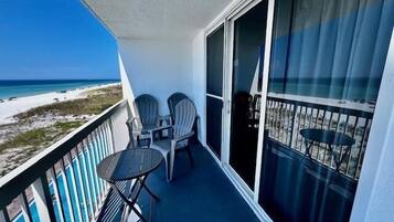 Condo, 1 Bedroom | Property grounds