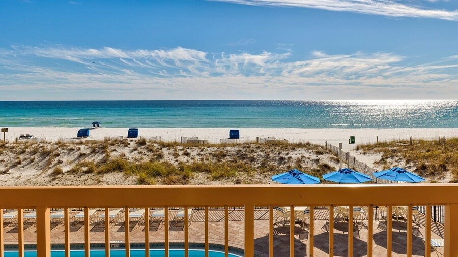 Pelican Beach 0211 1 Bedroom Condo by Pelican Beach Management