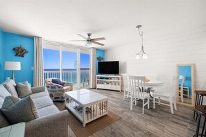 Condo, 1 quarto | Área de estar | Smart TV, serviços de streaming