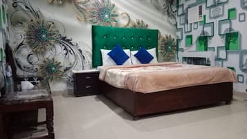 Deluxe Double Room | Iron/ironing board, free WiFi, bed sheets