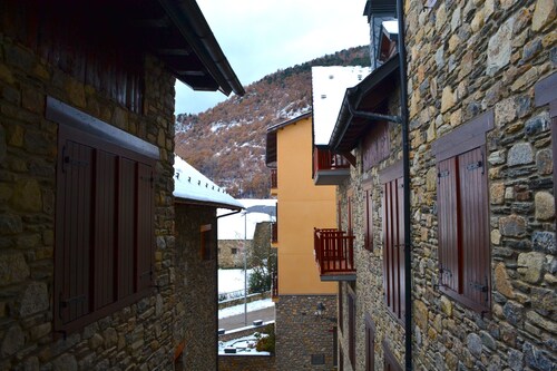 Mountain apartment with fireplace
