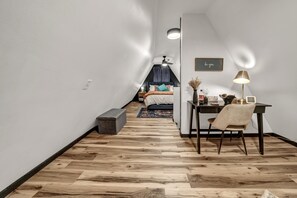 1 bedroom, desk, free WiFi, bed sheets