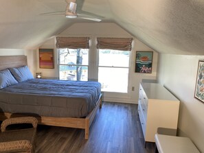 4 bedrooms, desk, iron/ironing board, travel cot - Dog-friendly Jackson Lake front! Large game room, Fire pit, 2 king beds-3 queen (Jackson)