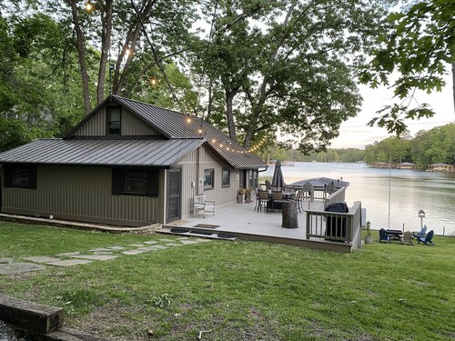 Dog-friendly Jackson Lake front! Large game room, Fire pit, 2 king beds-3 queen