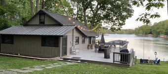 Dog-friendly Jackson Lake front! Large game room, Fire pit, 2 king beds-3 queen