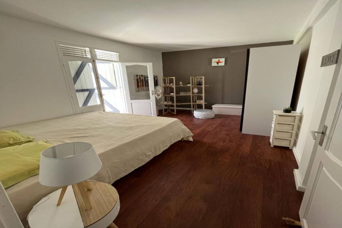 Quarto romântico, 1 quarto, terraço, vista para o jardim | 1 quarto, roupas de cama antialérgicas, individualmente decorados