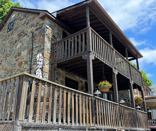 Renovated historic stone house very close to the Potomac River