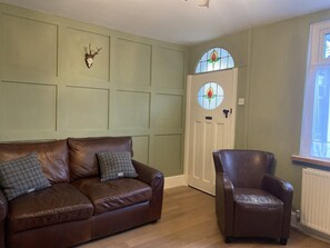 Smart TV, fireplace, books