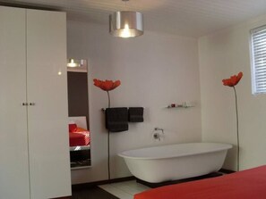 1 bedroom, WiFi, bed sheets - Suite Ruby (Wellington)