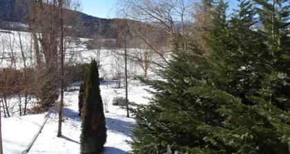 Un cocon douillet pour un séjour ensoleillé avec accÚs piscine en saison