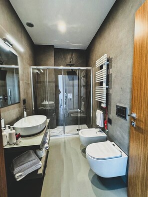 Exclusive-Zimmer, Stadtblick | Zimmersafe, laptopgeeigneter Arbeitsplatz, Verdunkelungsvorhänge