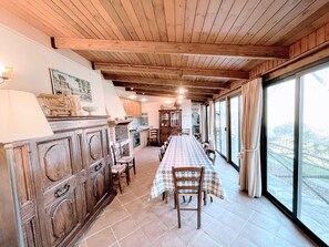 Casa, 2 quartos, para fumantes, sacada | Opções para refeição