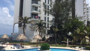 Unclassified image, 3 of 10, button - Studio 101 in the Heart of the Hotel Zone (Cancun)