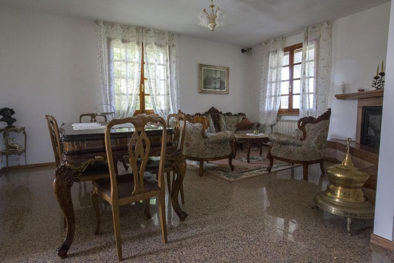 Smart-TV, Kamin, Videospiele, DVD-Player