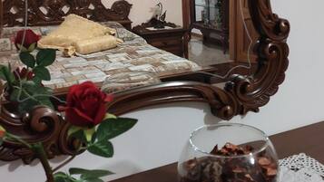 2 Schlafzimmer, Schreibtisch, Bügeleisen/Bügelbrett, kostenloses WLAN