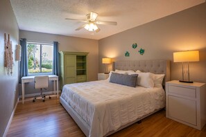 3 Schlafzimmer, Schreibtisch, Bügeleisen/Bügelbrett, Reisekinderbett