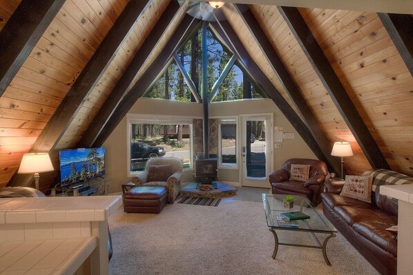 House, 3 Bedrooms | Living area