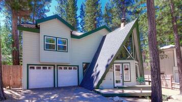 House, 3 Bedrooms | Exterior