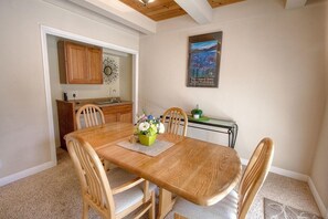 House, 3 Bedrooms | Dining