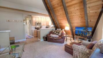 House, 3 Bedrooms | Living area