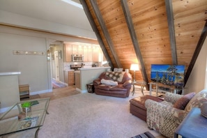 House, 3 Bedrooms | Living area
