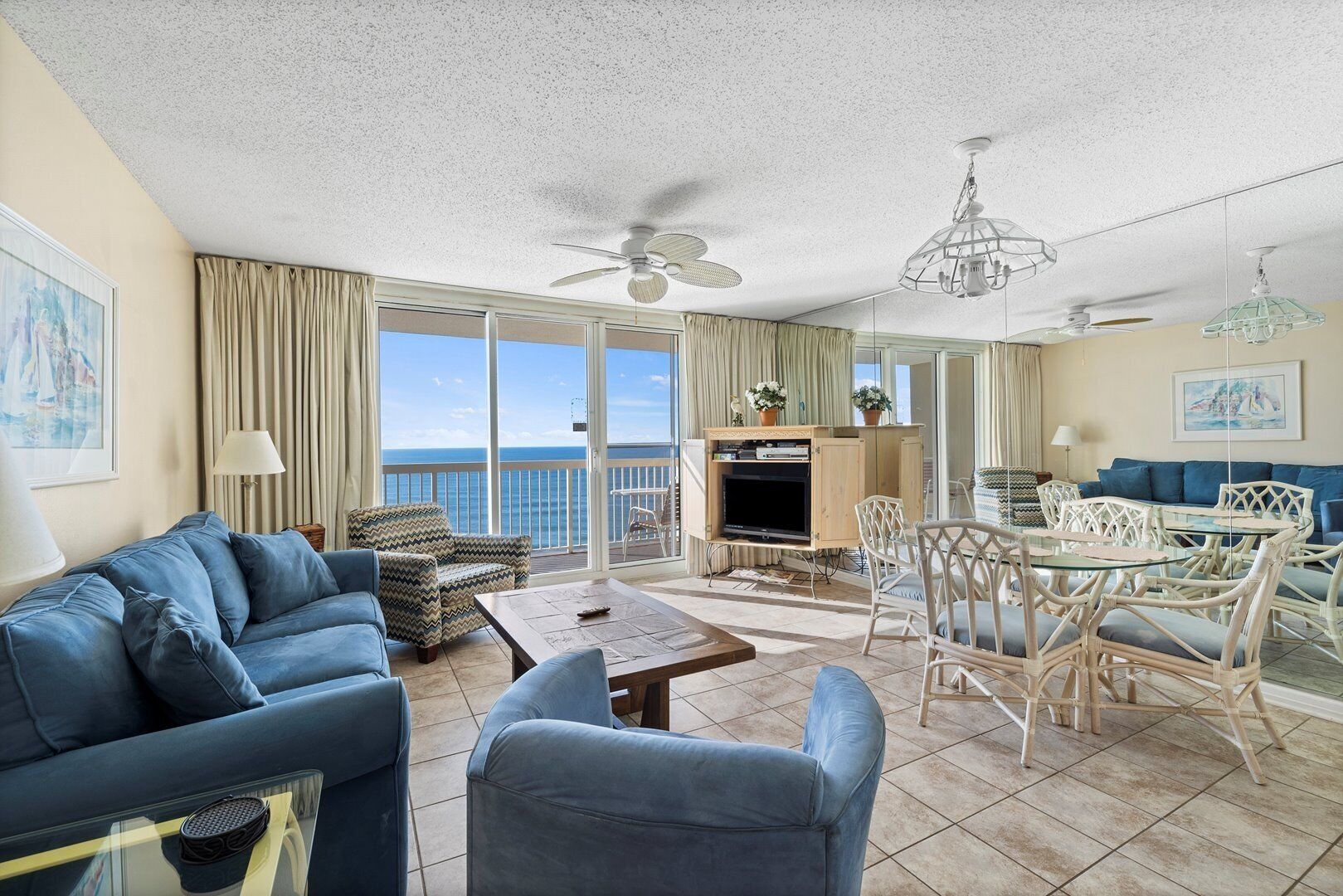 Condo, 1 Bedroom | Living area