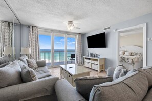 Condo, 2 quartos | Área de estar | Smart TV, serviços de streaming