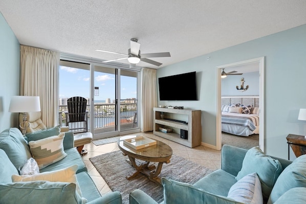Condo, 2 Bedrooms | Living area