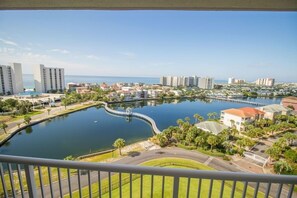 Condo, 2 Bedrooms | Property grounds