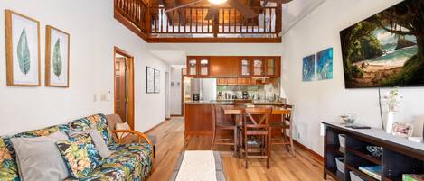 Condo, 3 Bedrooms | Living area