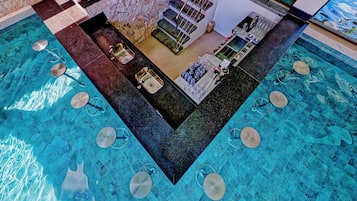 Bar kolam renang