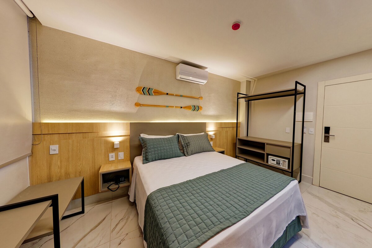 Pillowtop beds, minibar, in-room safe, blackout drapes