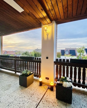 Terrace/patio - Apartment Steinhude. 115sqm + 30sqm loggia between bathing island and promenade (Wunstorf)