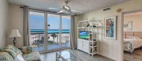 Condo, 2 Bedrooms | Living area