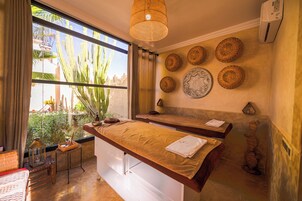 Salas de tratamientos para parejas, baño turco, envolturas corporales 