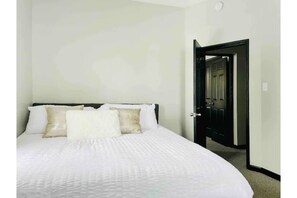 2 Schlafzimmer, Bügeleisen/Bügelbrett, kostenloses WLAN, Bettwäsche