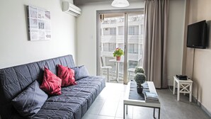 Appartement, 1 chambre, balcon, vue ville | Coin séjour