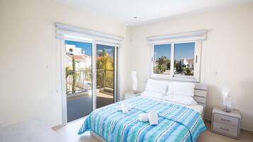 Villa, 4 Schlafzimmer, eigener Pool, Gartenblick