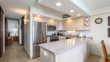 Condo, 1 quarto | Cozinha privada | Geladeira, fogão, cafeteira/chaleira, torradeira