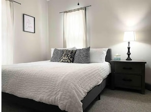 4 bedrooms, iron/ironing board, free WiFi, bed sheets - Leaning House of Haynie B - Spacious 4BR/1BA Apt (Evansville)