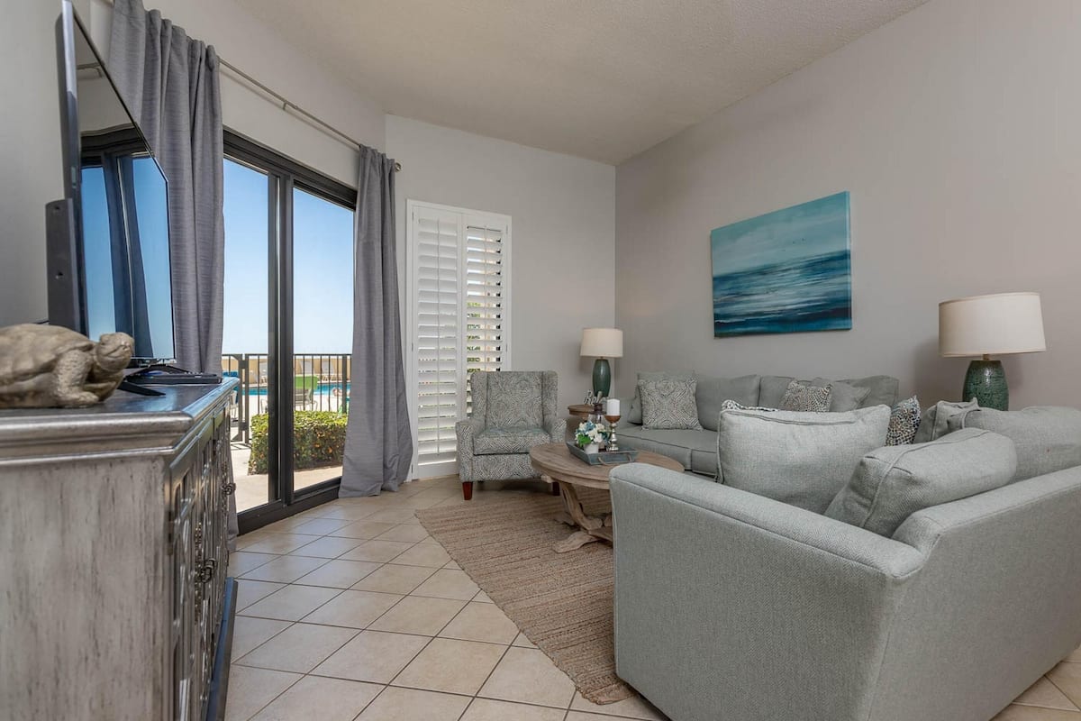 Condo, 2 habitaciones | Área de sala de estar