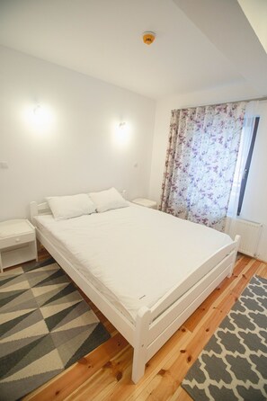 Classic Room | Hypo-allergenic bedding, desk, blackout curtains, soundproofing